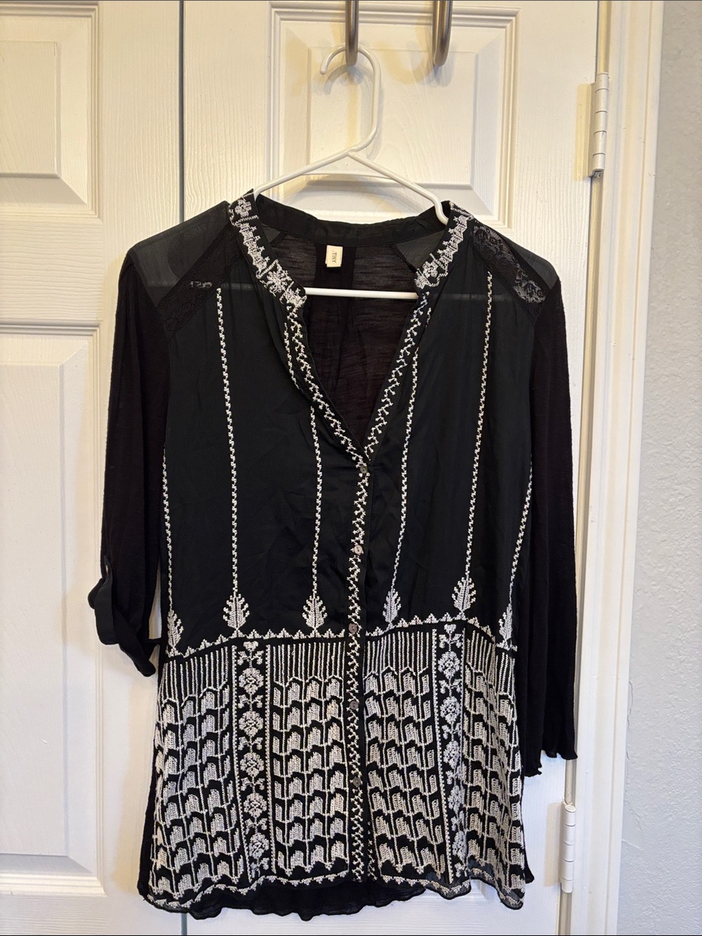 TINY by Anthropologie Black Embroidered V-Neck Women’s